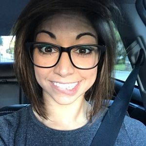 Meet your Posher, Abigail